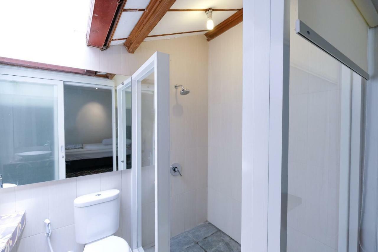 Reddoorz Plus @ Demangan Gejayan Pakualaman Buitenkant foto